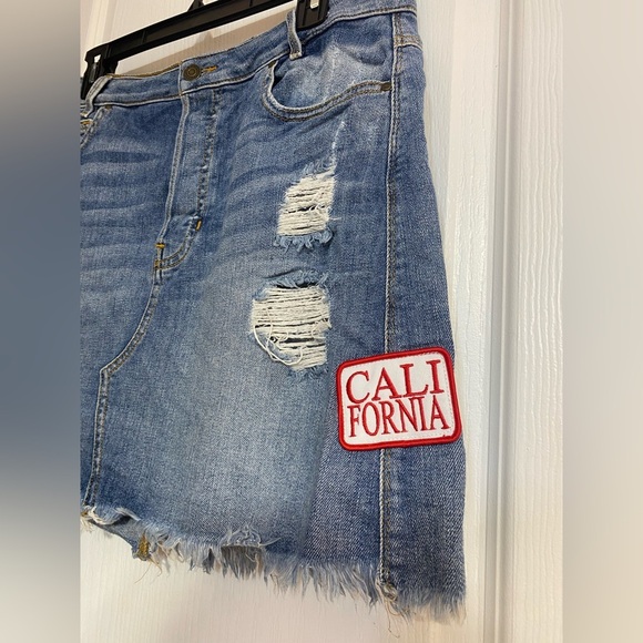 Guess 90s Patchwork Ripped Mini Cotton Pockets Zipper Denim Jean Skirt Size 30 - Picture 3 of 11